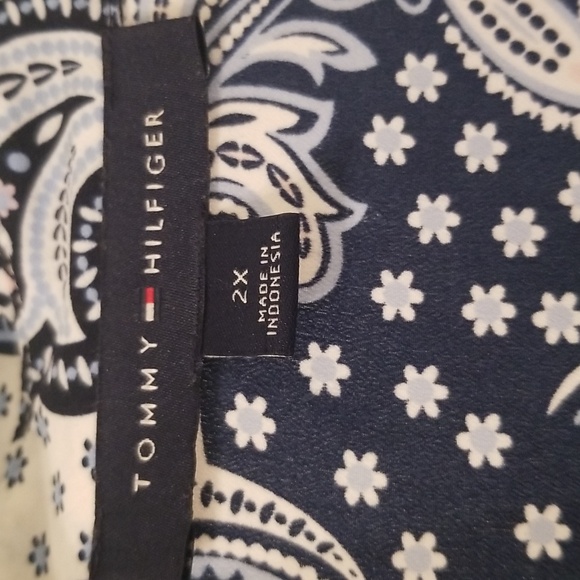 Tommy Hilfiger Blue Paisley  Tie Waist Lush Life Polished Button Down Sh… - Picture 2 of 11